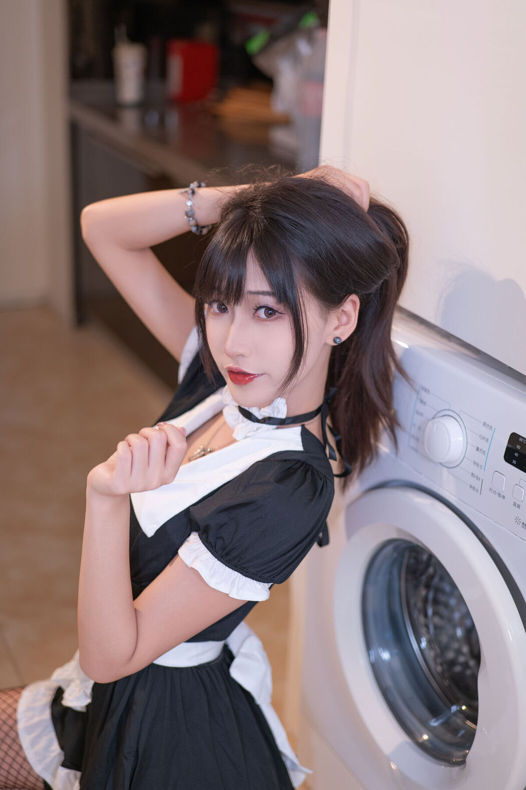 YiTuYu艺图语 Vol.7675 Ai Chi Dan Gao De Xiao Yin