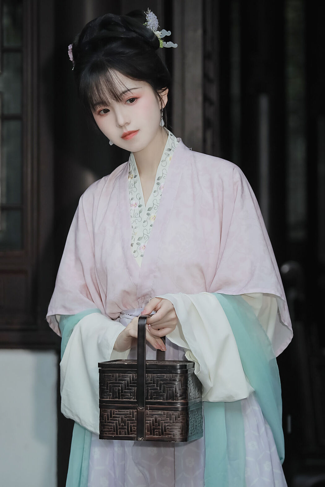 YiTuYu艺图语 Vol.7705 Li Zhi Cover Photo