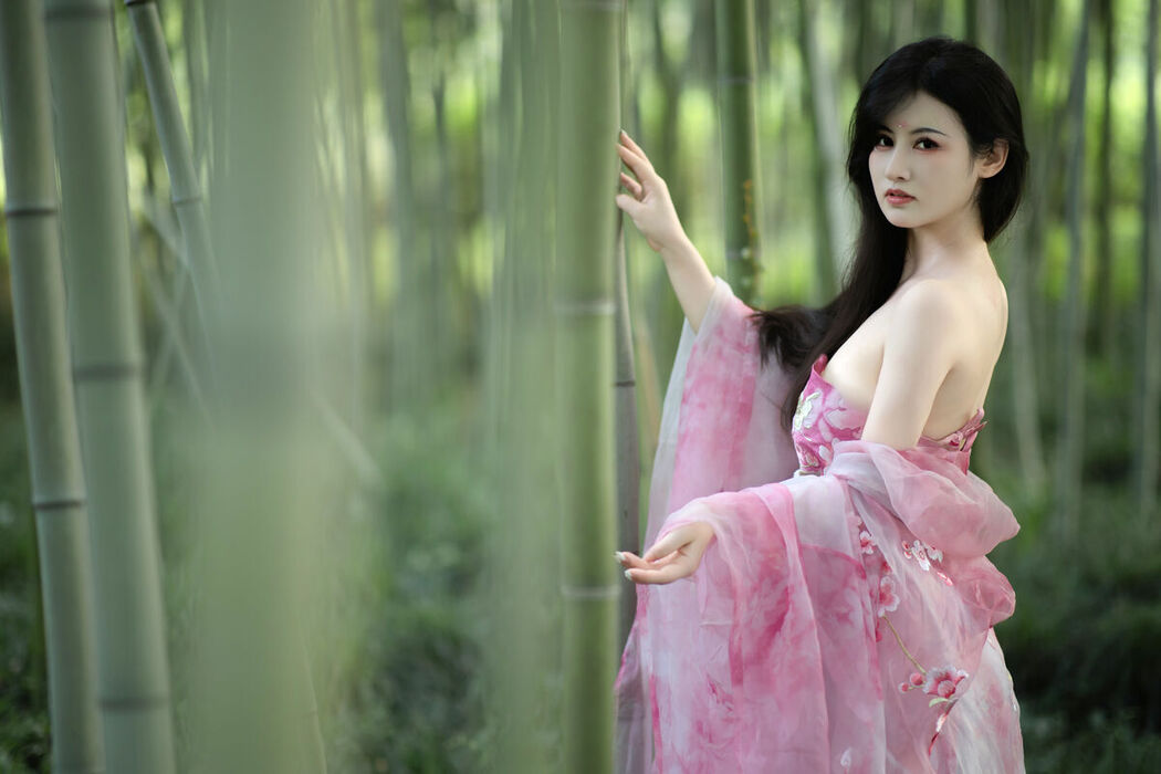 YiTuYu艺图语 Vol.7703 Shi Shi Kiki