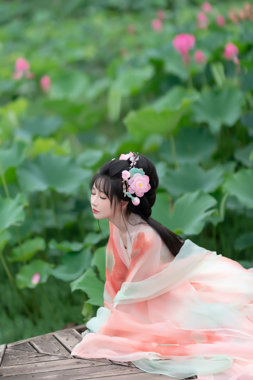 YiTuYu艺图语 Vol.7685 Qi Luo Sheng De Xiao Su Su