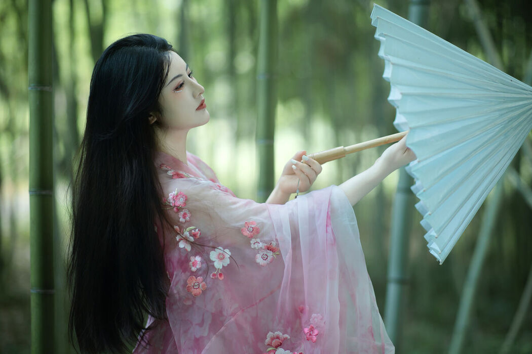 YiTuYu艺图语 Vol.7703 Shi Shi Kiki