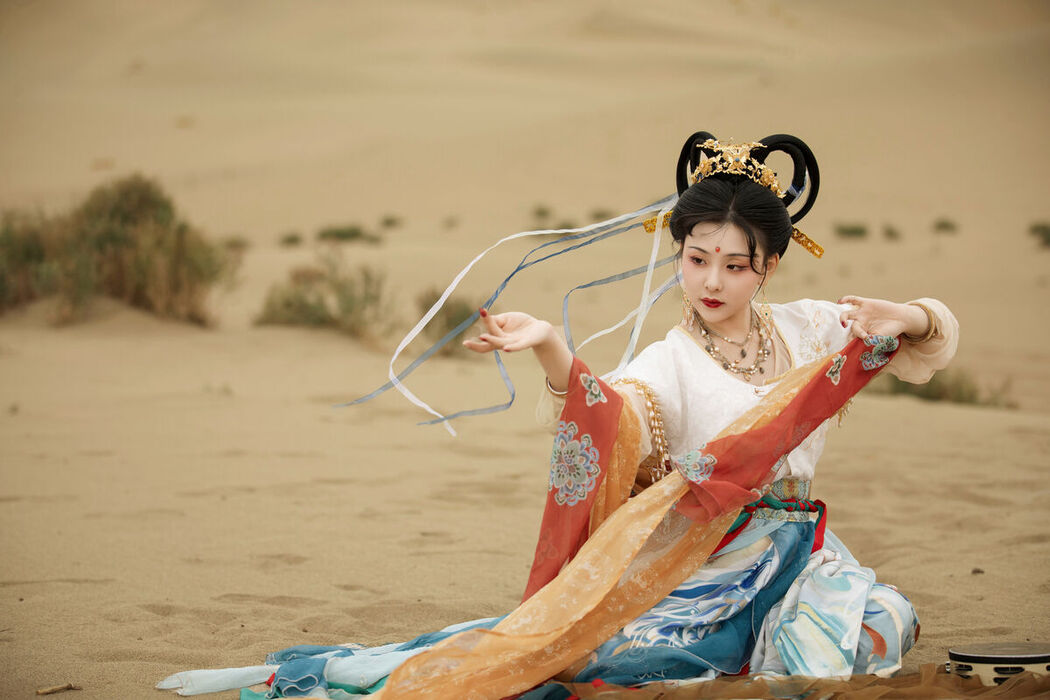 YiTuYu艺图语 Vol.7631 Sun Wan Qian Shi Xiao Cang Shu