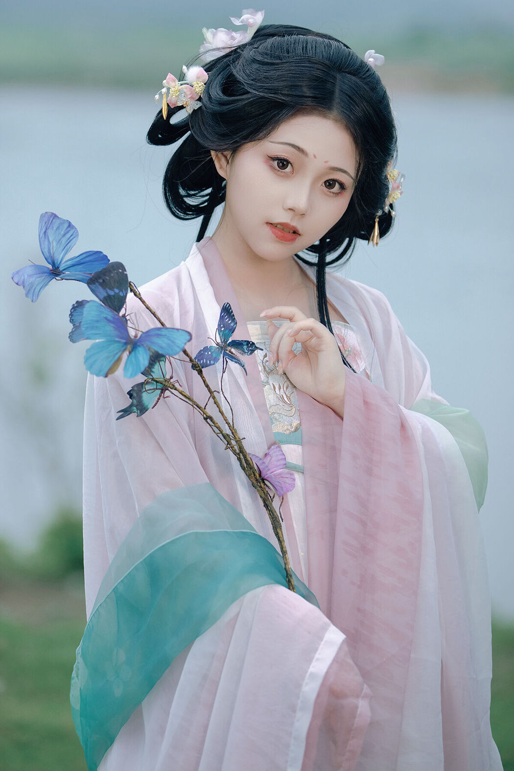 YiTuYu艺图语 Vol.7715 Jin Zou Ba Cover Photo