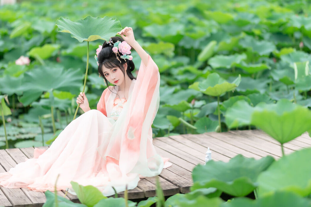 YiTuYu艺图语 Vol.7685 Qi Luo Sheng De Xiao Su Su