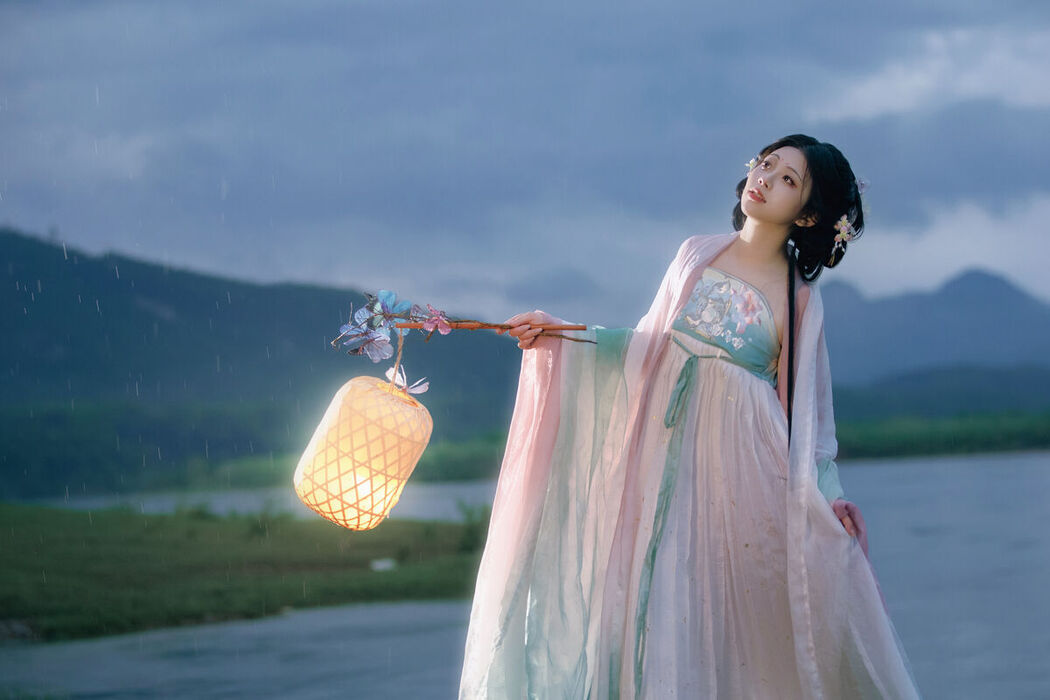 YiTuYu艺图语 Vol.7715 Jin Zou Ba