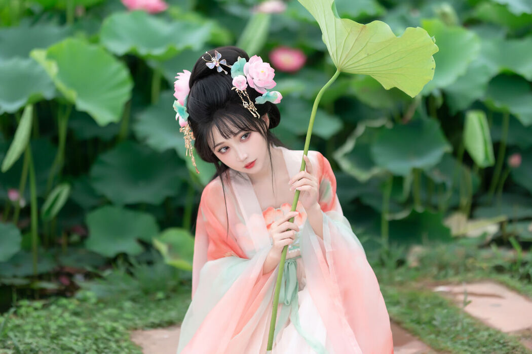 YiTuYu艺图语 Vol.7685 Qi Luo Sheng De Xiao Su Su