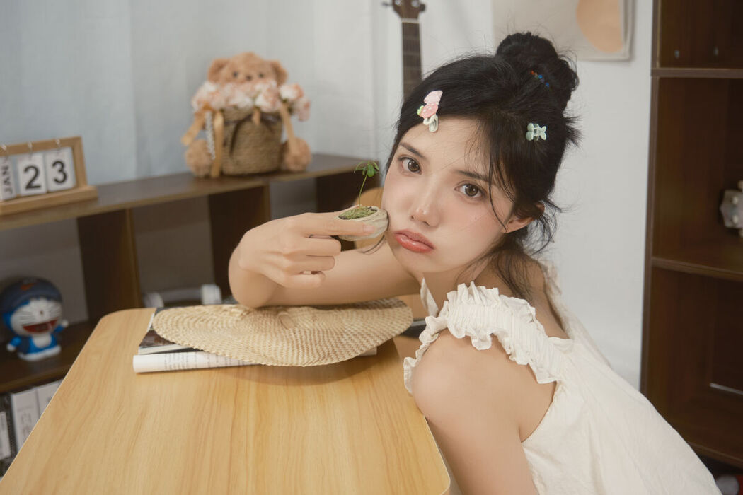 YiTuYu艺图语 Vol.7707 Duo Mi