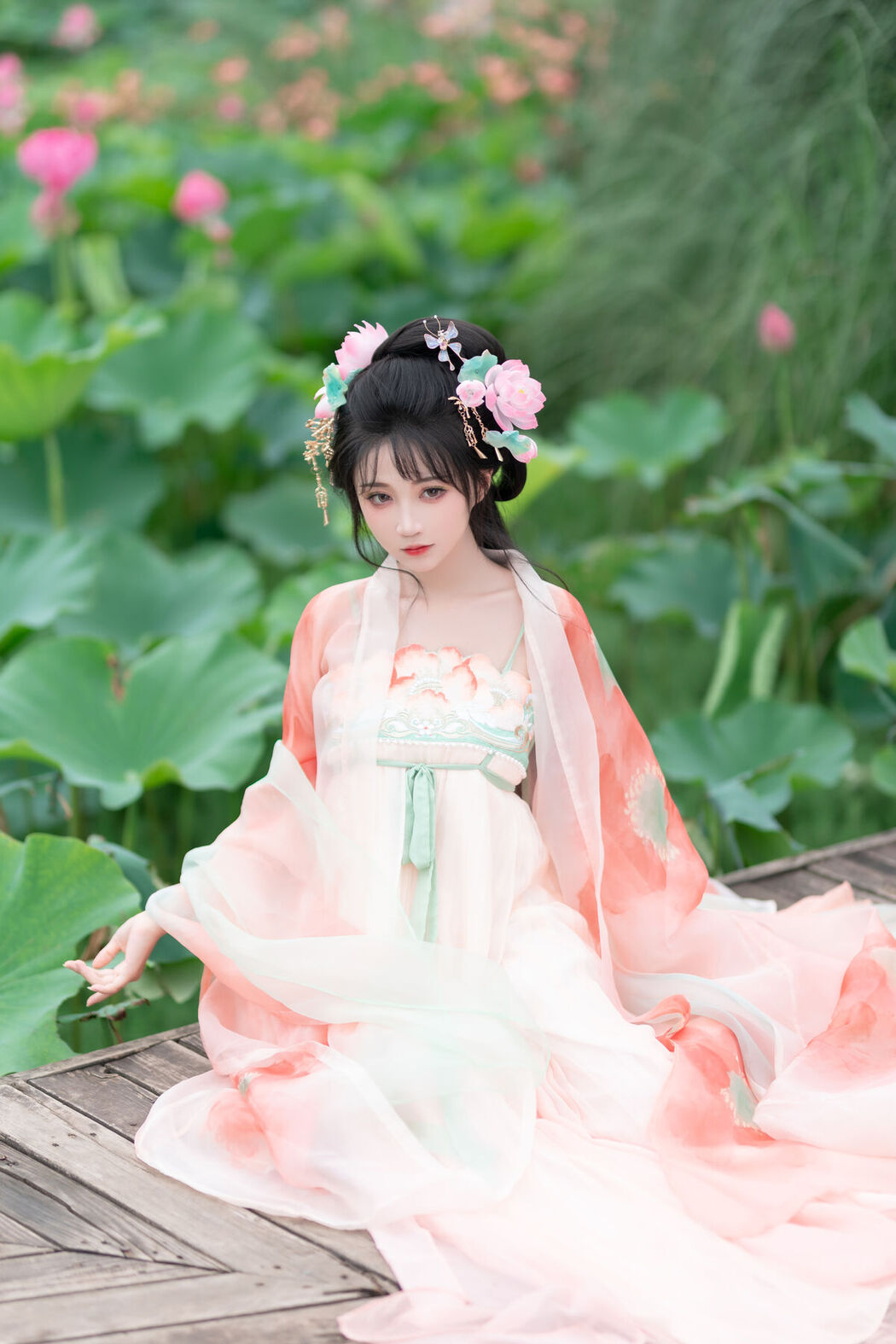YiTuYu艺图语 Vol.7685 Qi Luo Sheng De Xiao Su Su