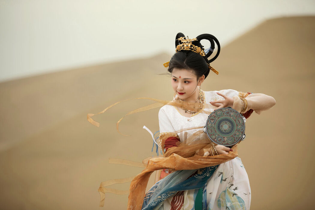 YiTuYu艺图语 Vol.7631 Sun Wan Qian Shi Xiao Cang Shu