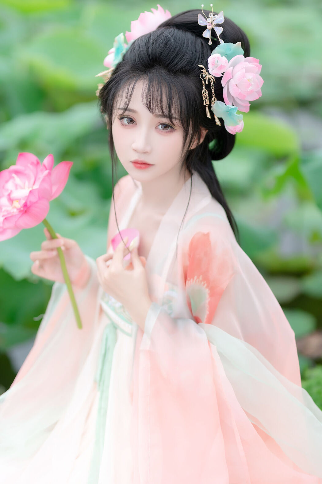 YiTuYu艺图语 Vol.7685 Qi Luo Sheng De Xiao Su Su Cover Photo
