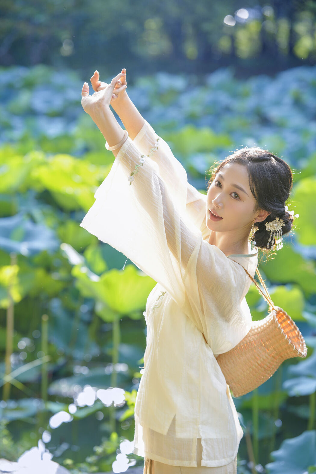 YiTuYu艺图语 Vol.7671 Xiao Zhi Xiao Zhi