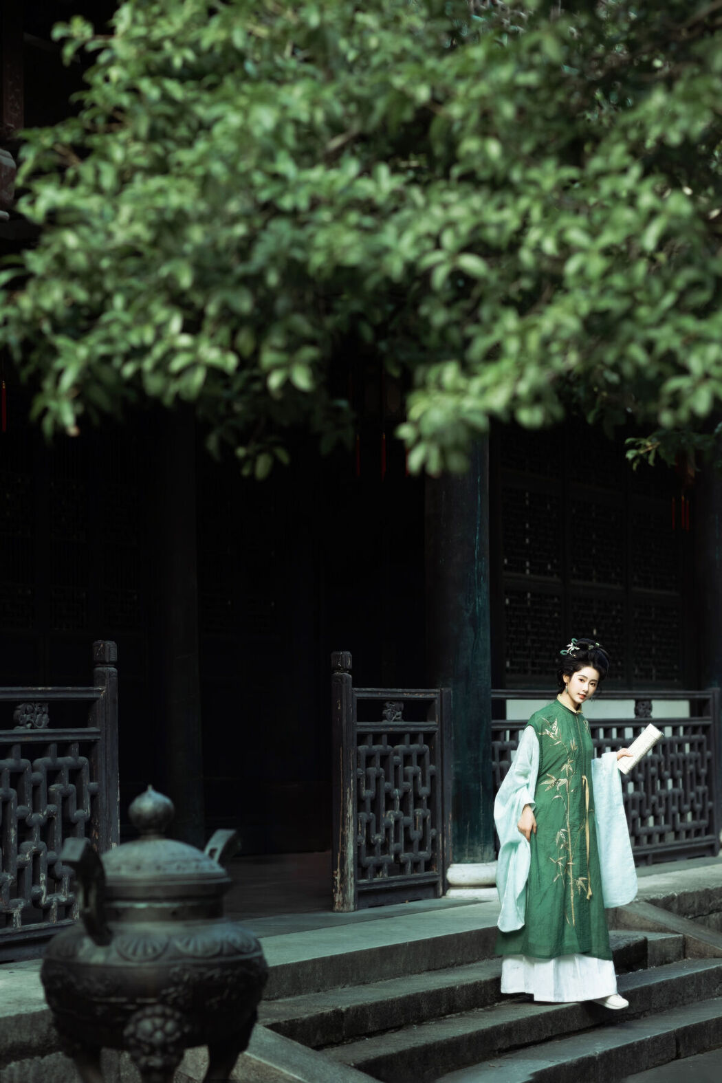 YiTuYu艺图语 Vol.7720 Ren Jian Yue-su Chen
