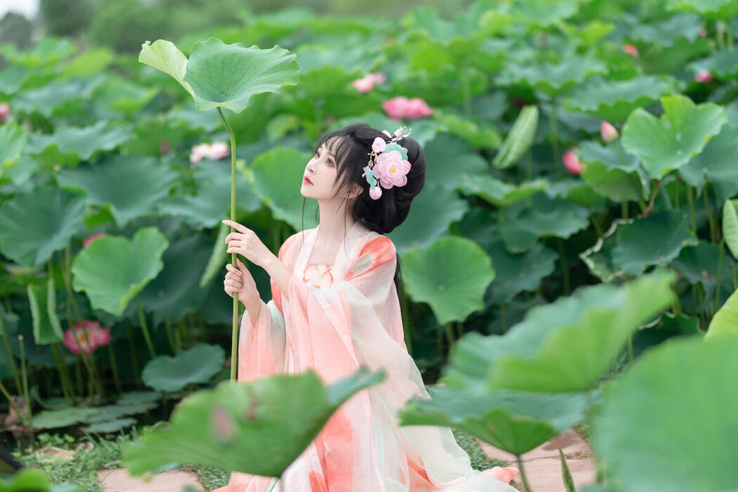 YiTuYu艺图语 Vol.7685 Qi Luo Sheng De Xiao Su Su