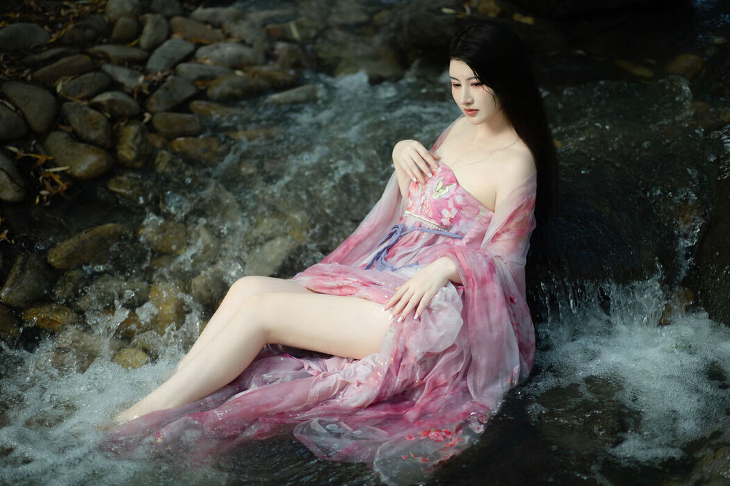 YiTuYu艺图语 Vol.7703 Shi Shi Kiki