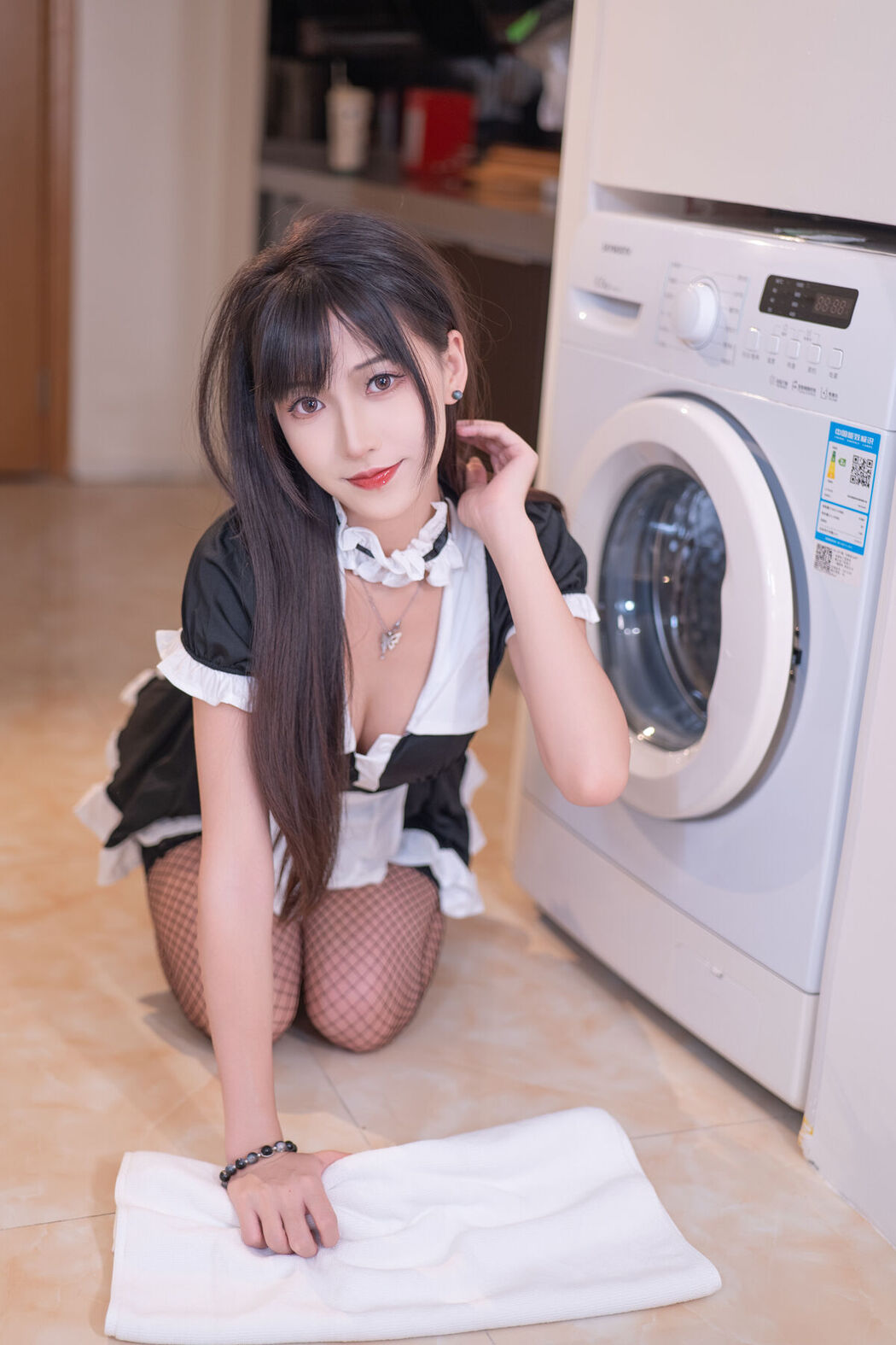 YiTuYu艺图语 Vol.7675 Ai Chi Dan Gao De Xiao Yin