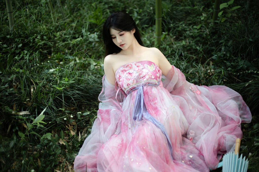 YiTuYu艺图语 Vol.7703 Shi Shi Kiki