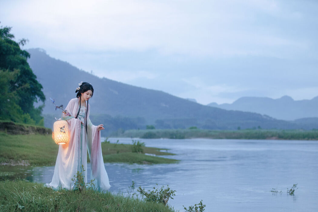 YiTuYu艺图语 Vol.7715 Jin Zou Ba