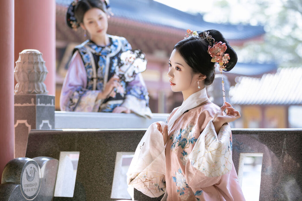 YiTuYu艺图语 Vol.7691 Zhi Zhi Qi
