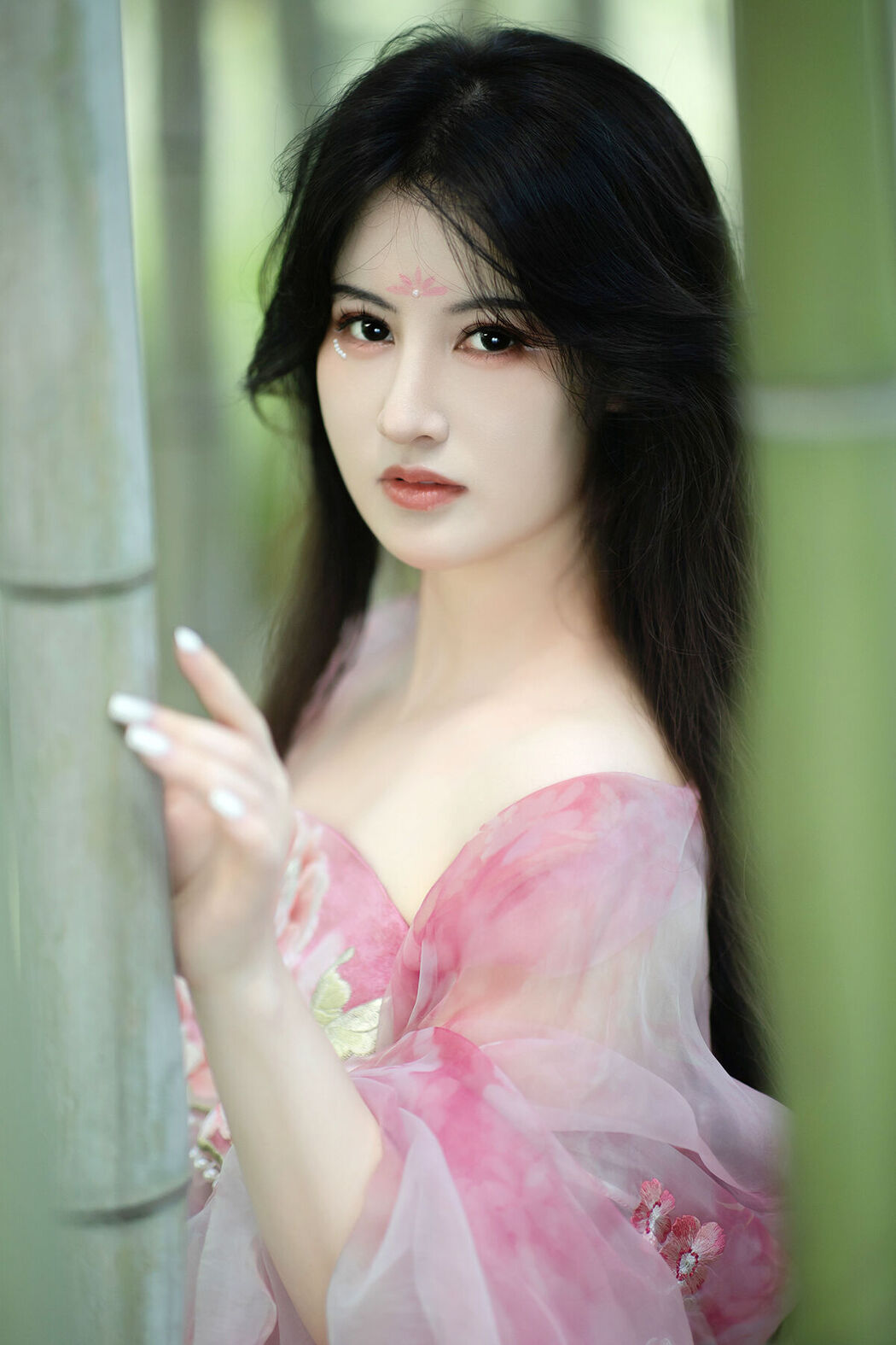YiTuYu艺图语 Vol.7703 Shi Shi Kiki Cover Photo