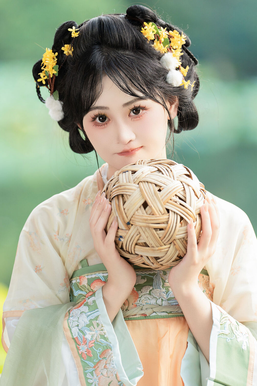YiTuYu艺图语 Vol.7719 Jiao Yi Zhi Sui Sui Cover Photo