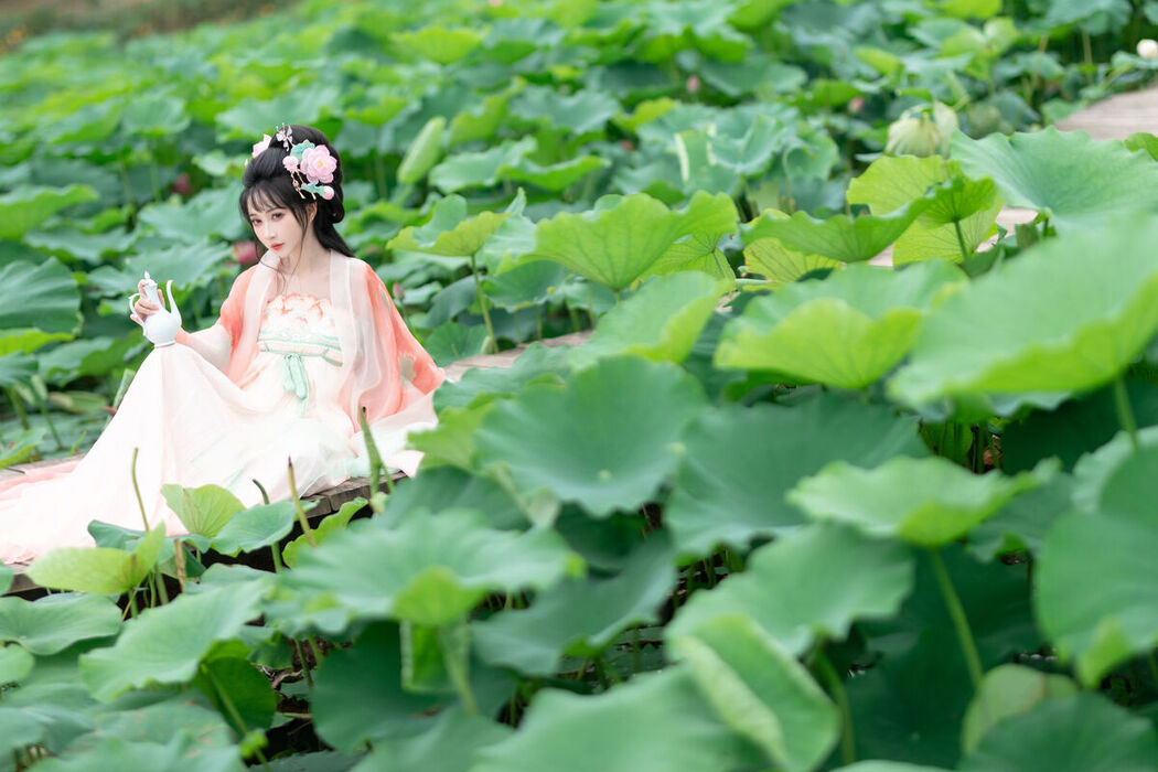 YiTuYu艺图语 Vol.7685 Qi Luo Sheng De Xiao Su Su