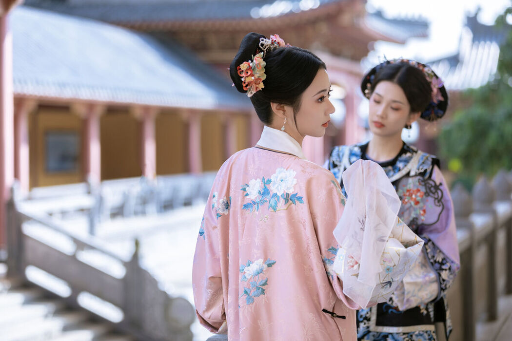 YiTuYu艺图语 Vol.7691 Zhi Zhi Qi