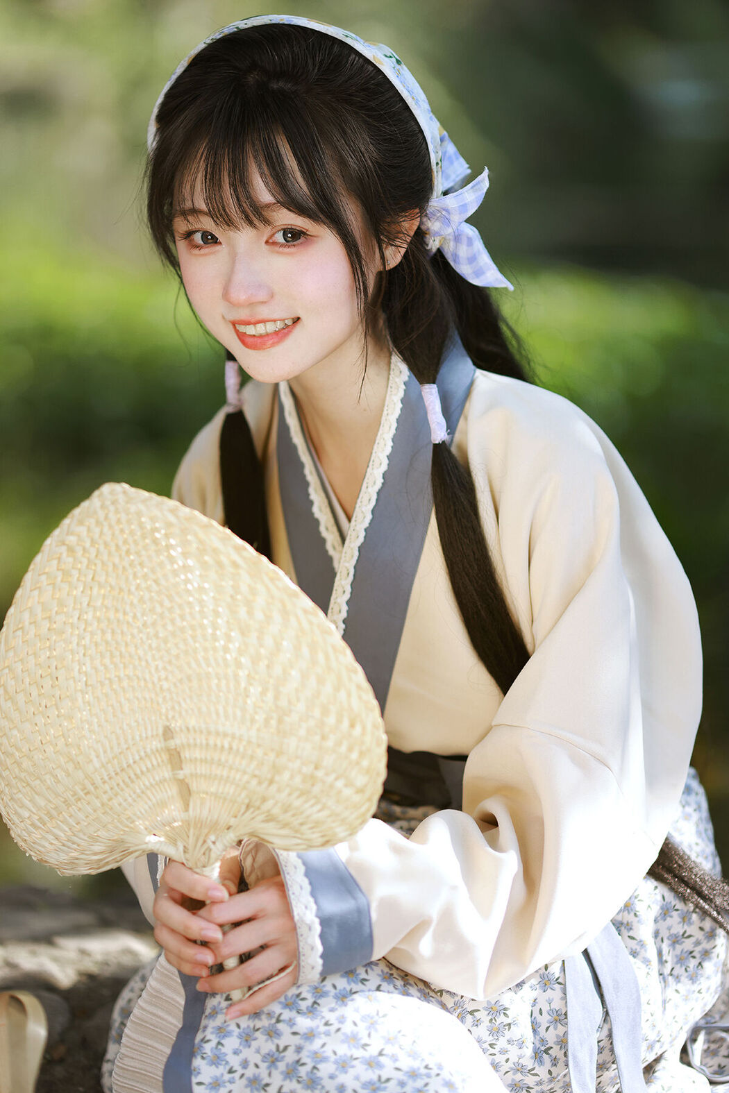 YiTuYu艺图语 Vol.7760 Nai He Ne Cover Photo