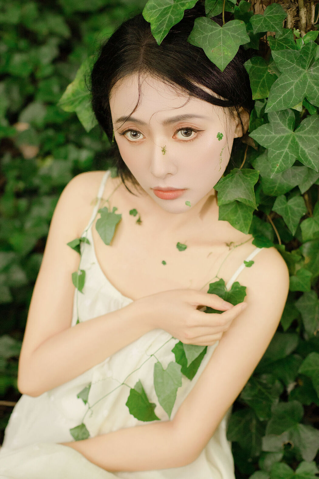 YiTuYu艺图语 Vol.7748 Shi Ang Yang Ya Cover Photo