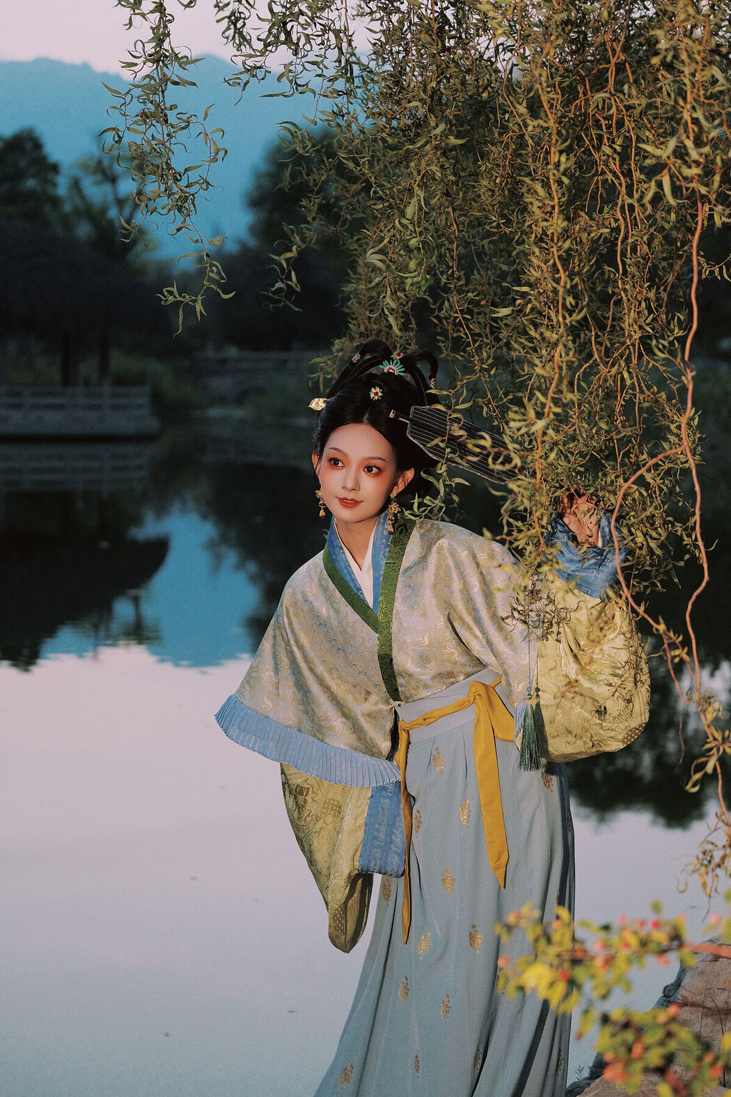 YiTuYu艺图语 Vol.7768 Qiu Qiu