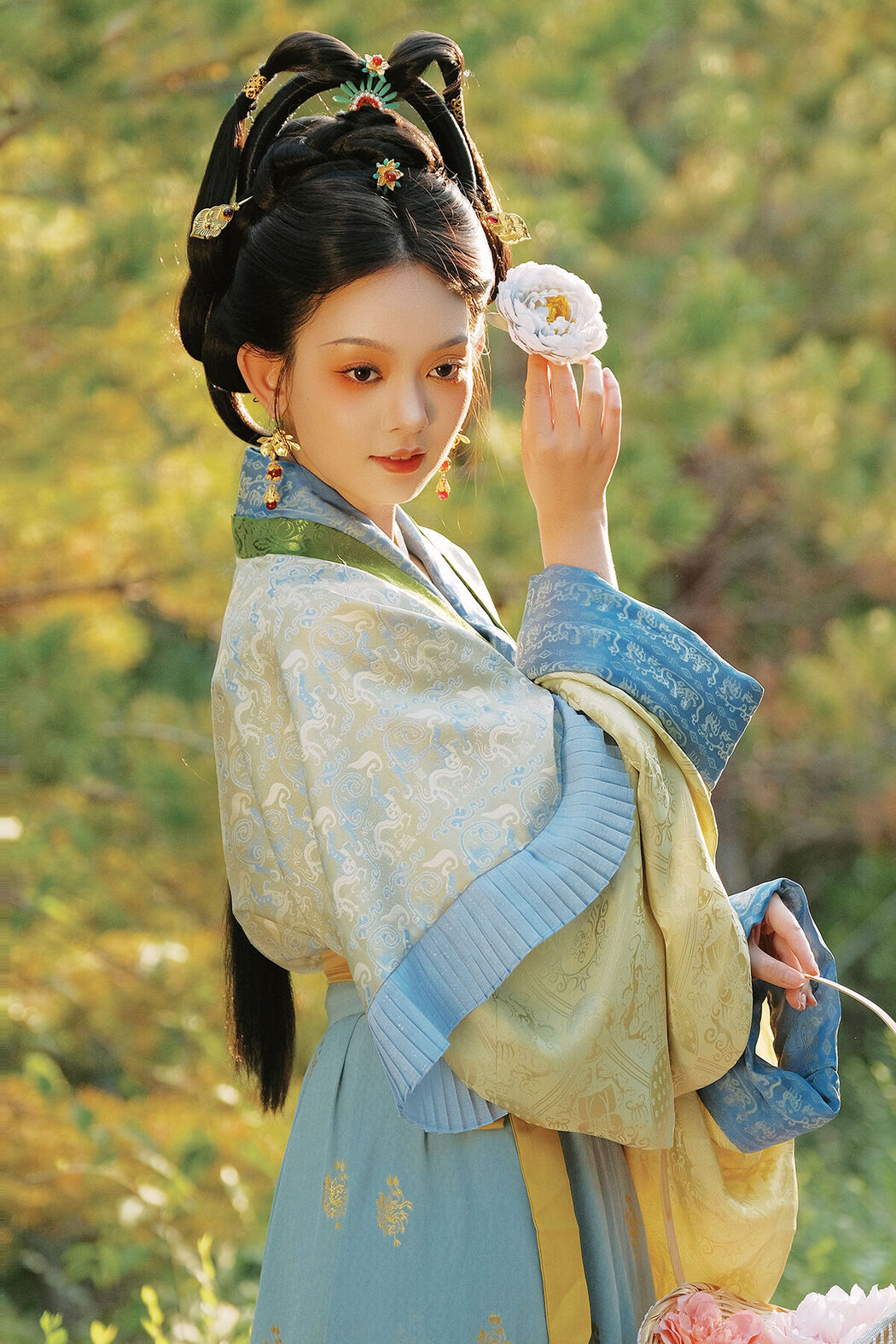 YiTuYu艺图语 Vol.7768 Qiu Qiu Cover Photo