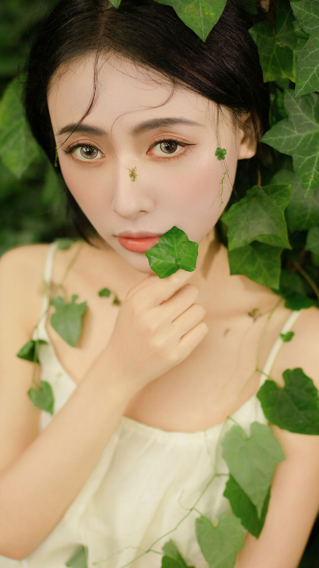 YiTuYu艺图语 Vol.7748 Shi Ang Yang Ya