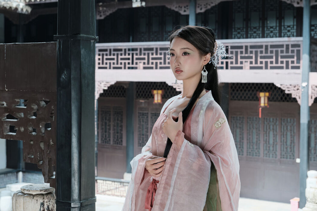 YiTuYu艺图语 Vol.7825 Chen Nian Xiao Jiu