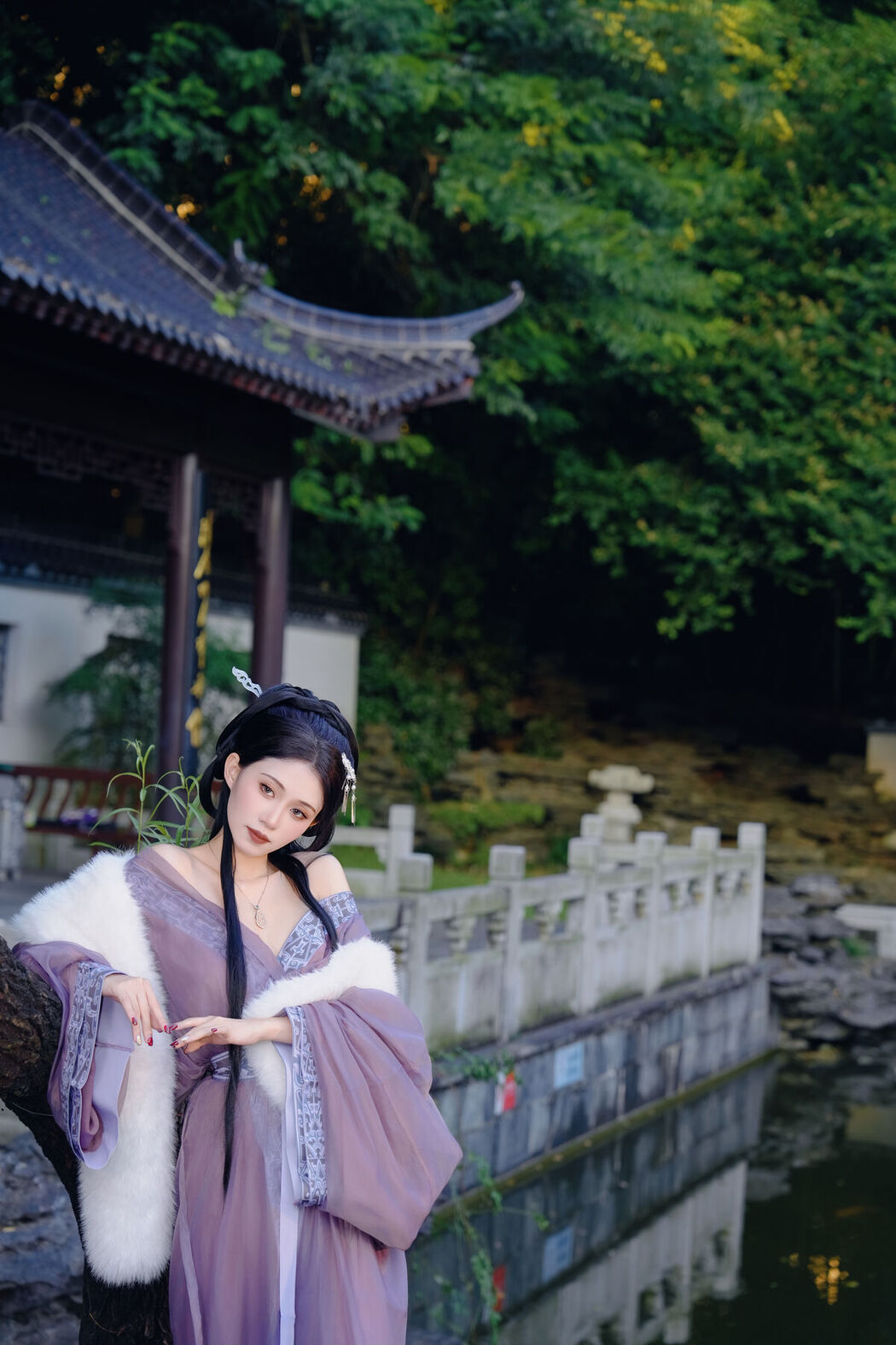 YiTuYu艺图语 Vol.7880 Liu Liu