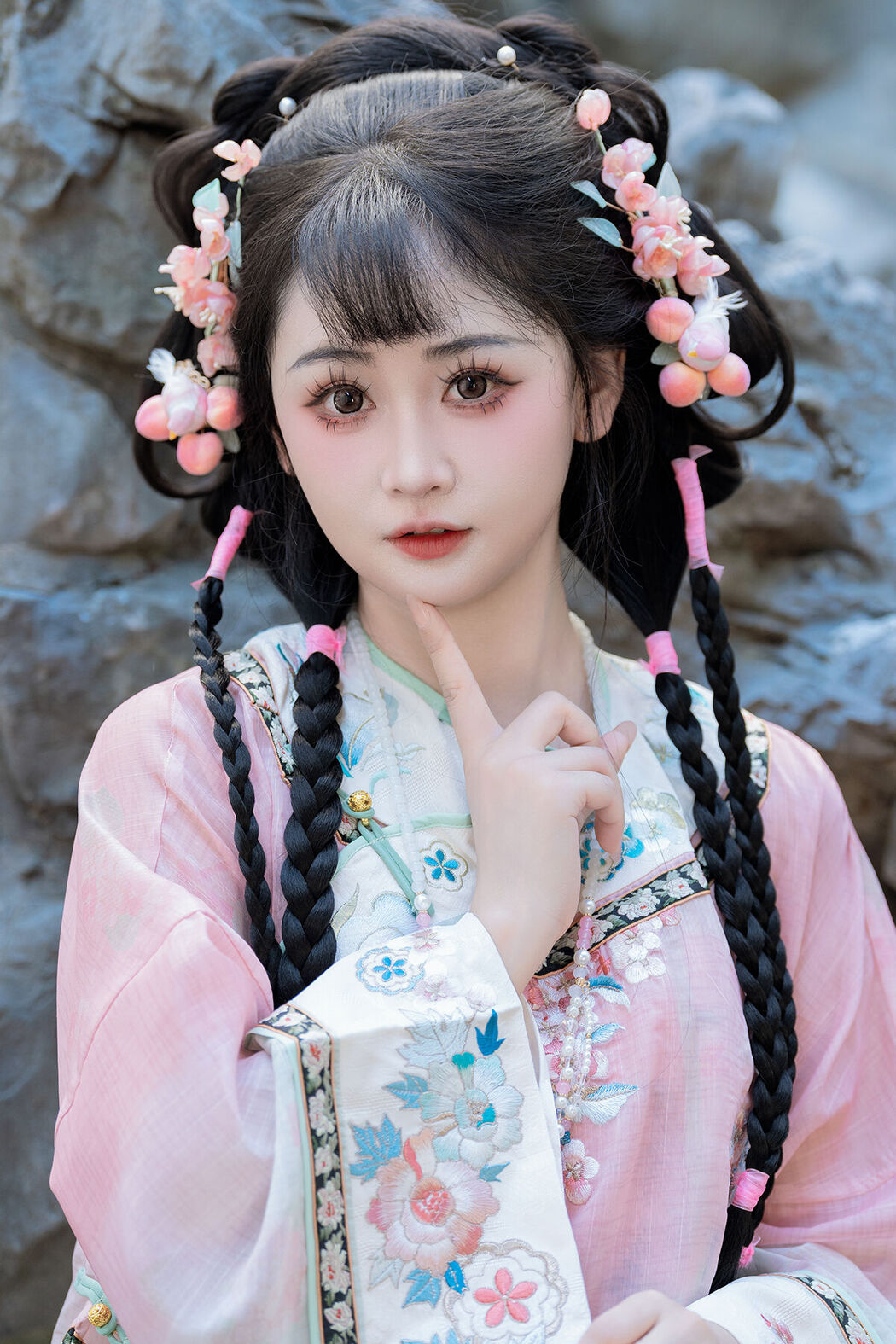 YiTuYu艺图语 Vol.7895 Jiao Yi Zhi Sui Sui Cover Photo