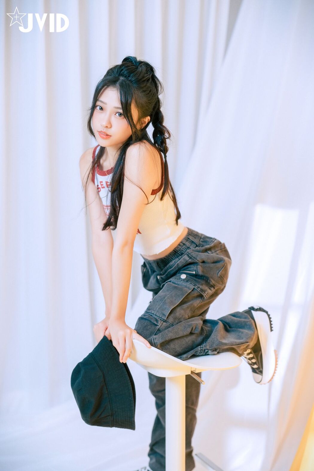 JVID Yan Yan 妍妍 Angel – 網拍模特兒の淺規則-妍妍 遭射淫師脅迫脫衣強拍裸照 配合度太高反而引起射淫師邪念 Part04 (61P)