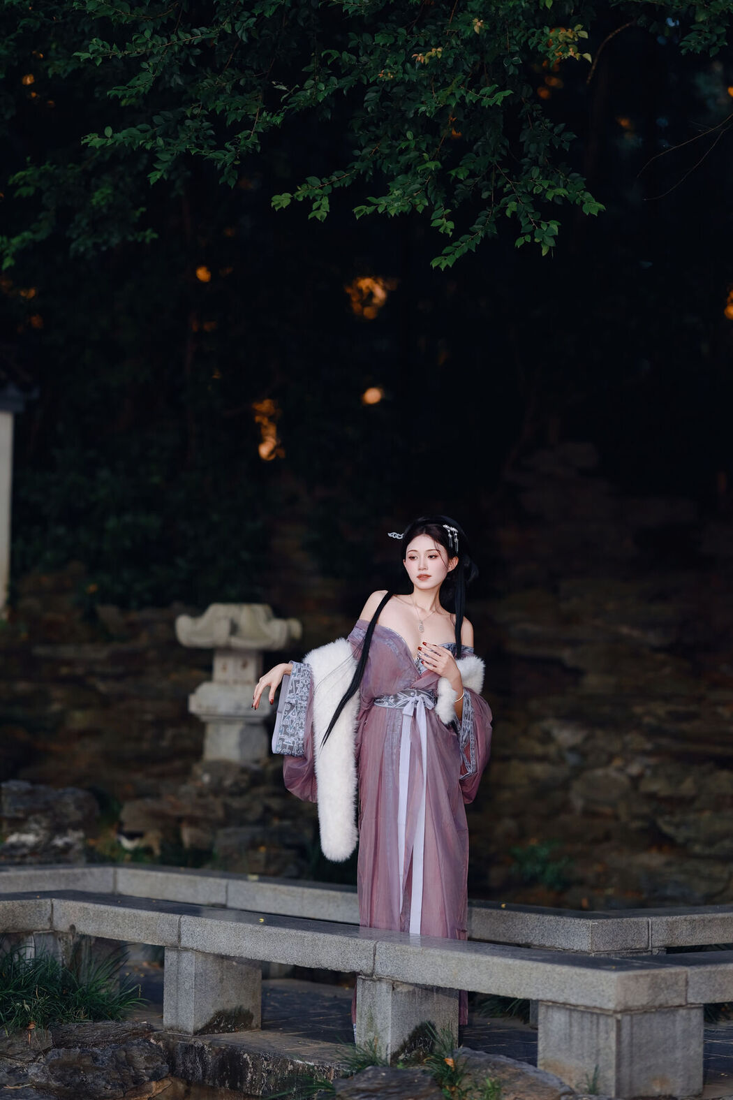 YiTuYu艺图语 Vol.7880 Liu Liu