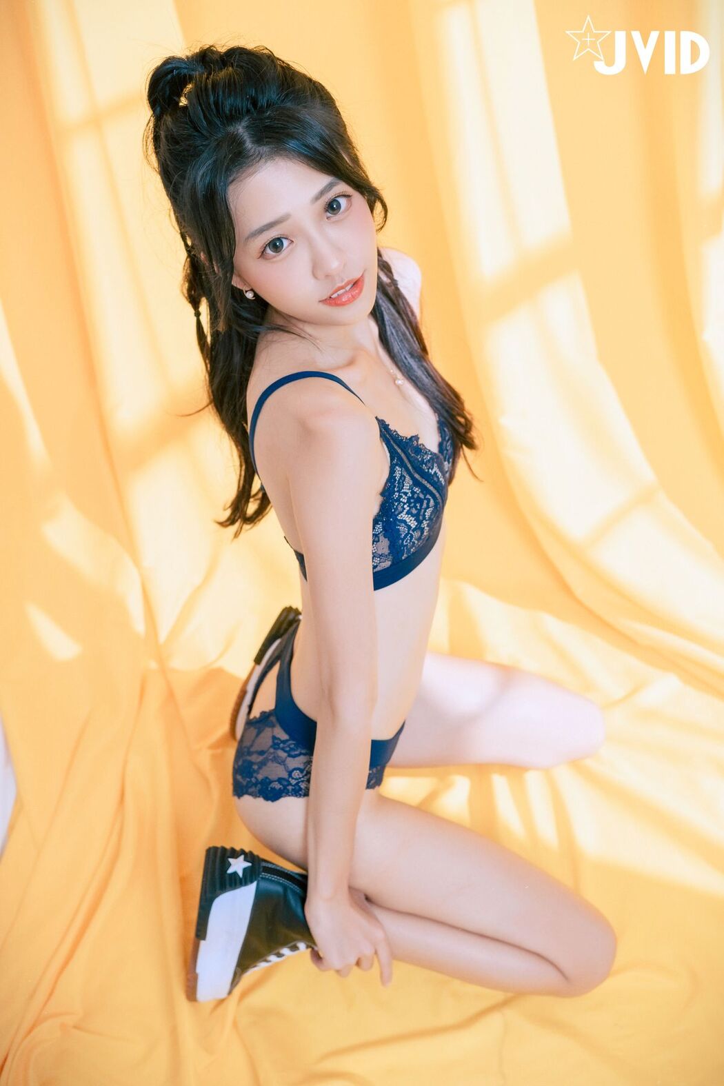 JVID Yan Yan 妍妍 Angel – 網拍模特兒の淺規則-妍妍 遭射淫師脅迫脫衣強拍裸照 配合度太高反而引起射淫師邪念 Part04 (61P)