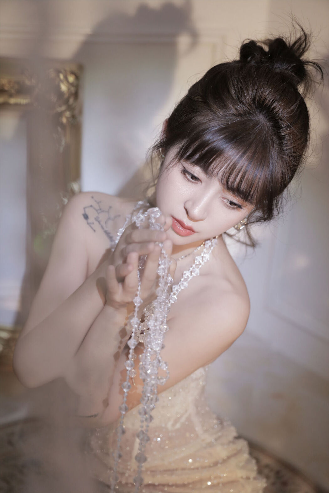 YiTuYu艺图语 Vol.7964 Yi Xuan