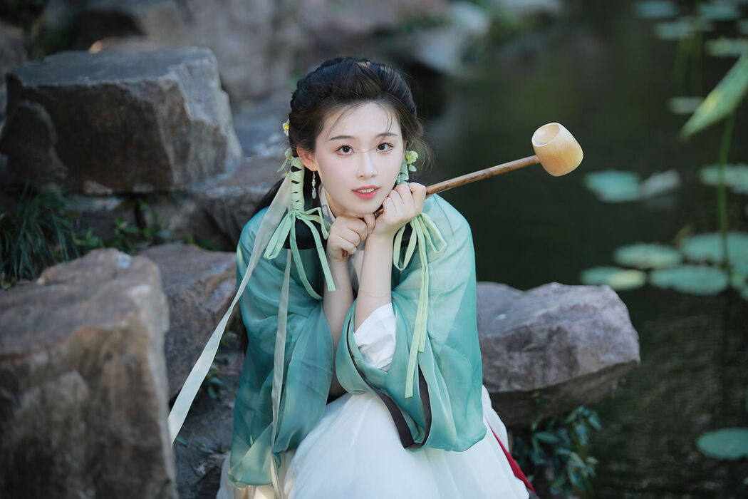 YiTuYu艺图语 Vol.7987 Miao Miao Jia De Xiao Yu Gan