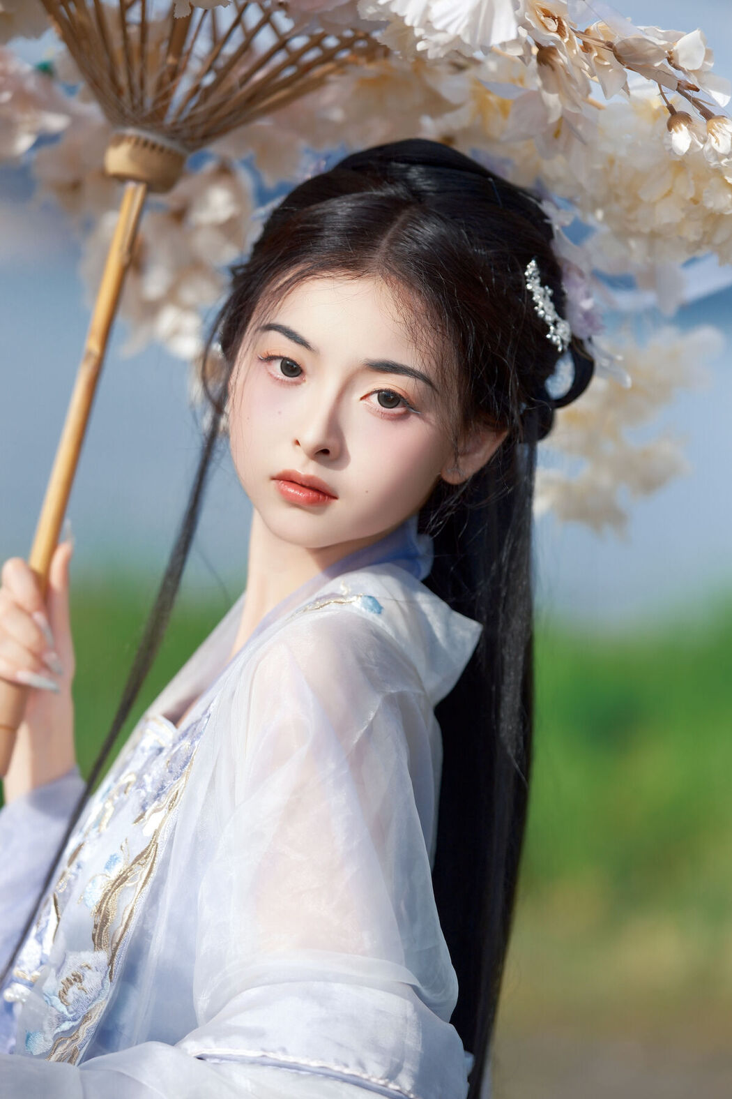 YiTuYu艺图语 Vol.8010 Xing Xing Xiong