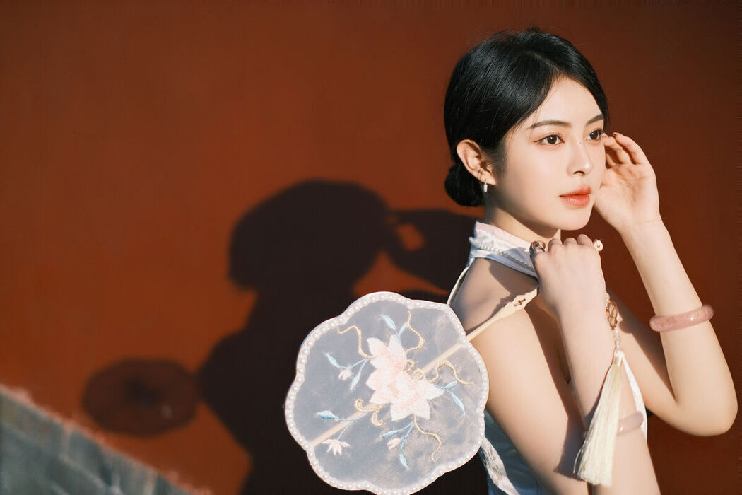 YiTuYu艺图语 Vol.7979 Hu Yun En Yoo En
