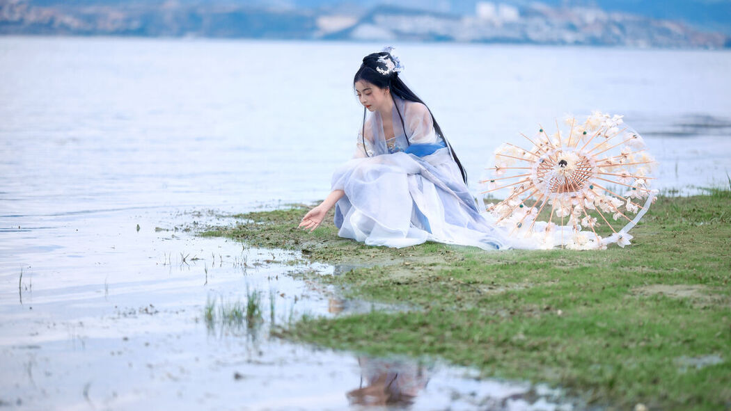 YiTuYu艺图语 Vol.8010 Xing Xing Xiong