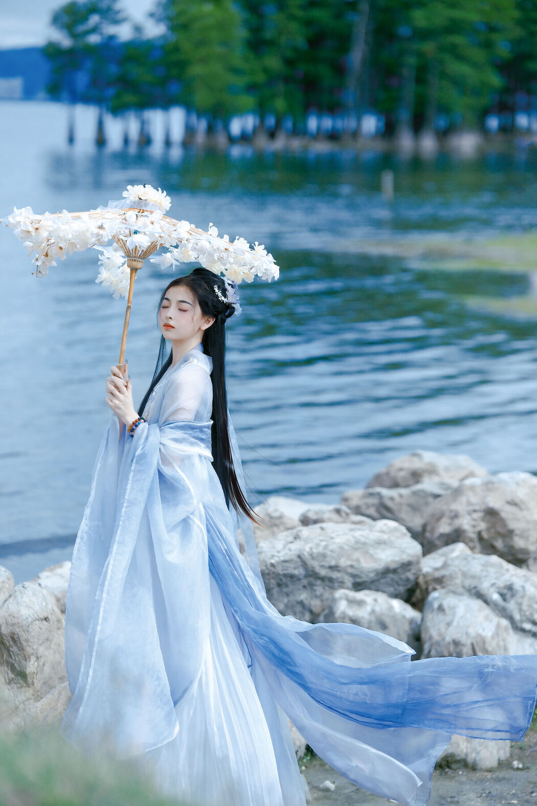 YiTuYu艺图语 Vol.8010 Xing Xing Xiong