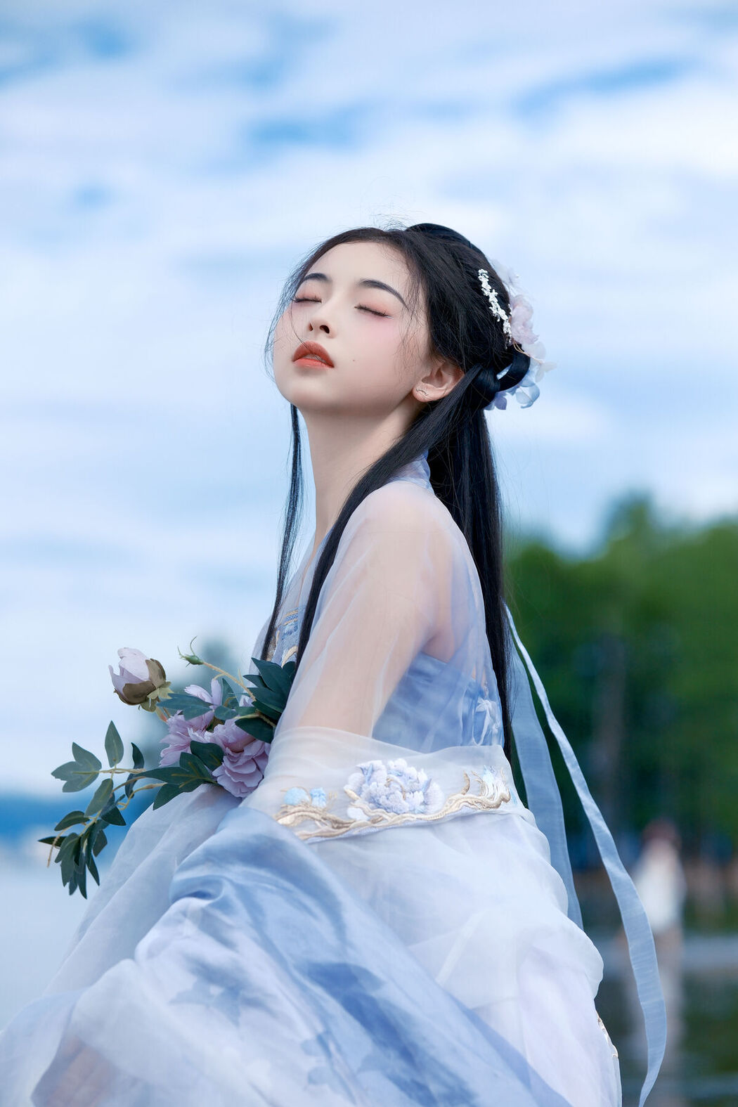 YiTuYu艺图语 Vol.8010 Xing Xing Xiong