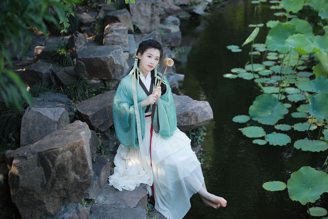 YiTuYu艺图语 Vol.7987 Miao Miao Jia De Xiao Yu Gan