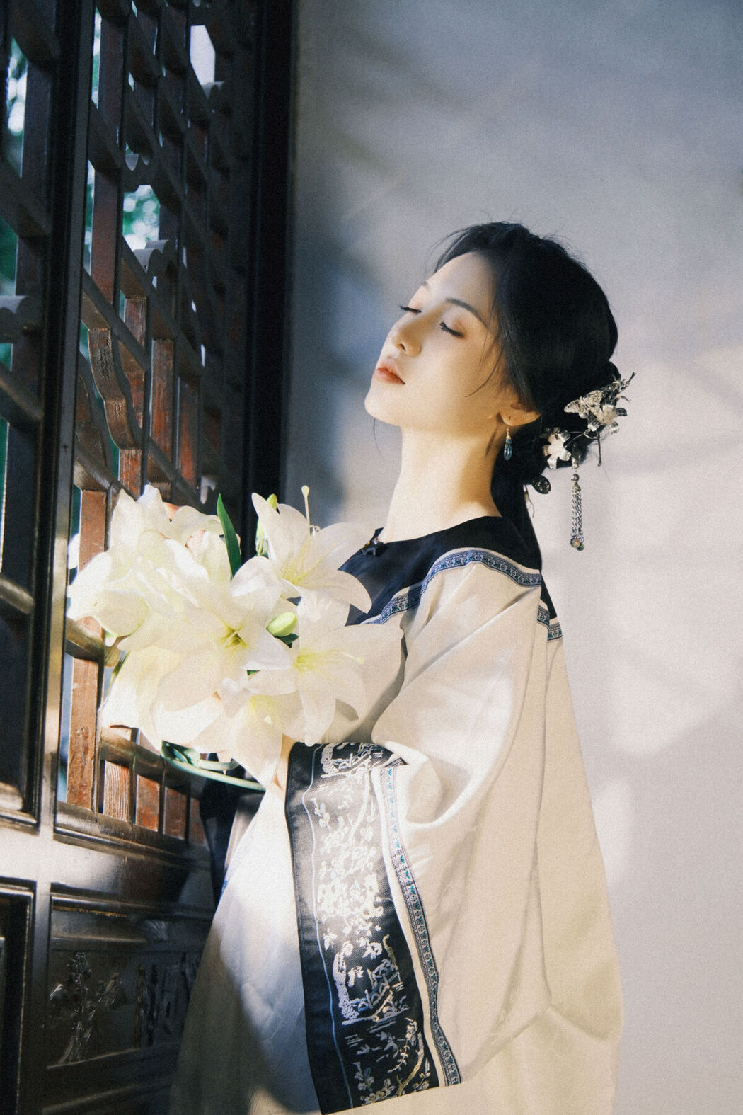 YiTuYu艺图语 Vol.8023 Zhu Zhu