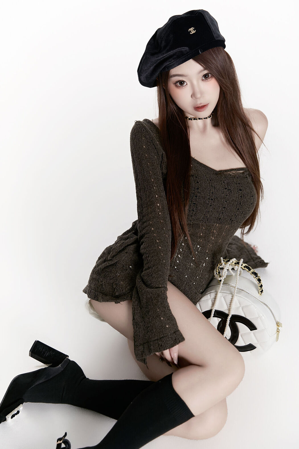 YiTuYu艺图语 Vol.7977 Carlee Shi 77 Ya Cover Photo