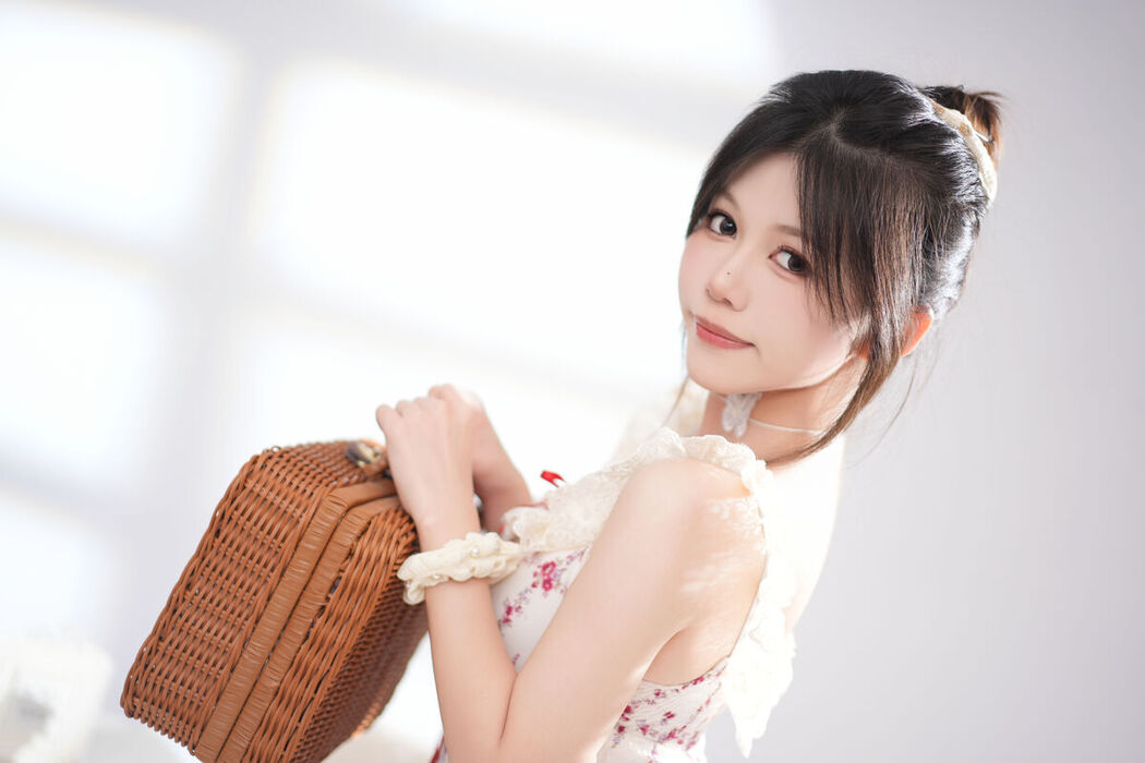 YiTuYu艺图语 Vol.8013 Xuan