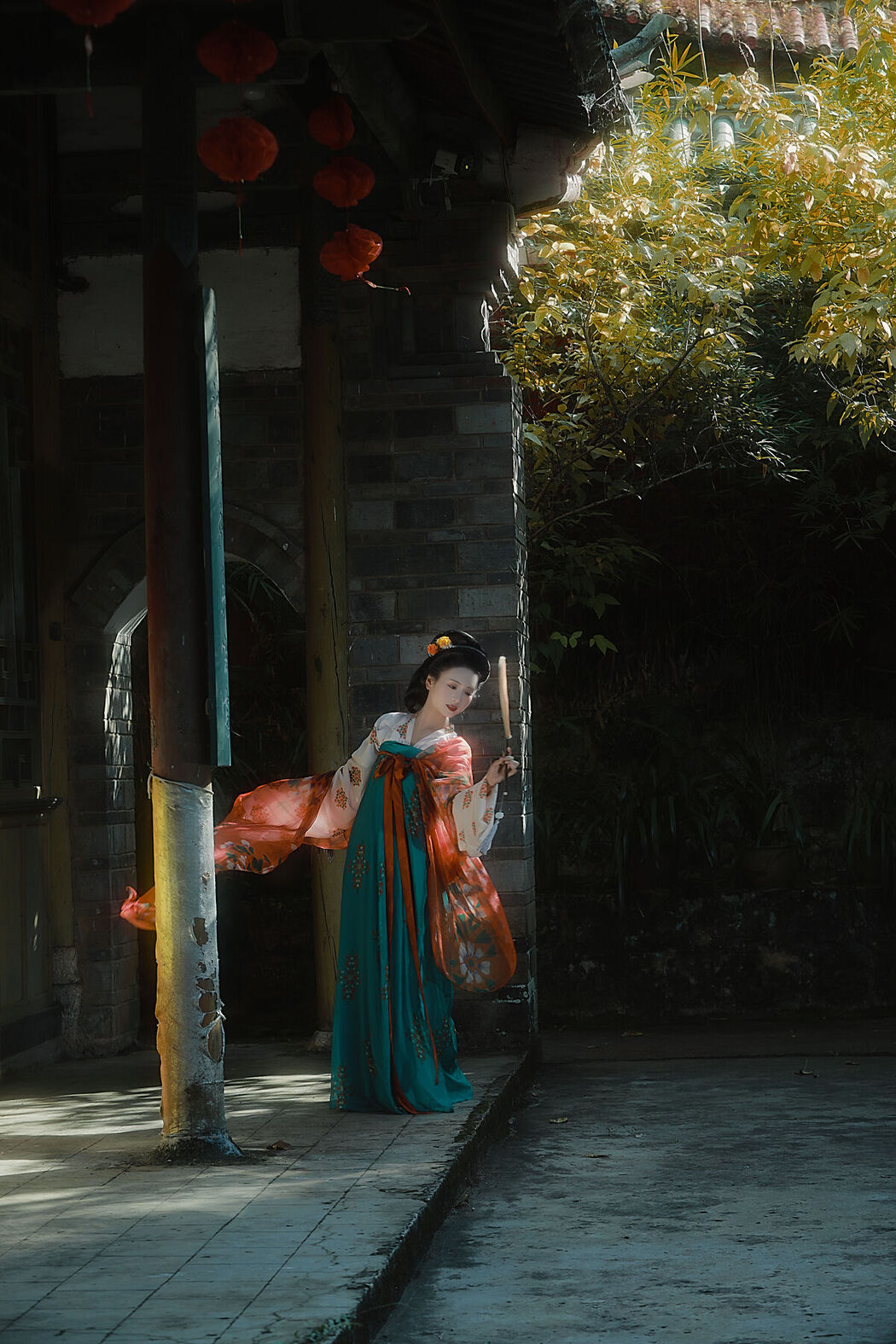 YiTuYu艺图语 Vol.7927 Yu Jin