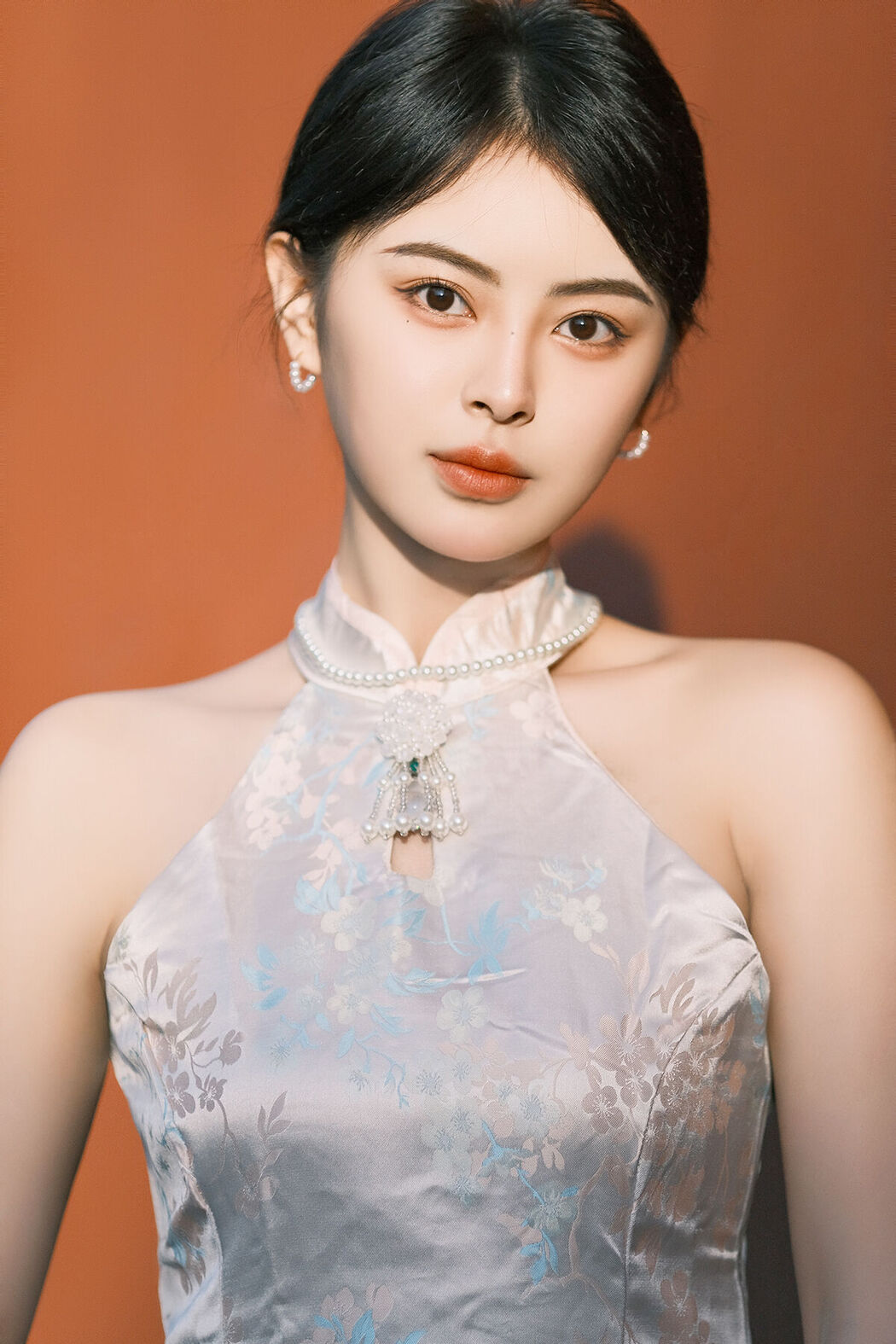 YiTuYu艺图语 Vol.7979 Hu Yun En Yoo En Cover Photo